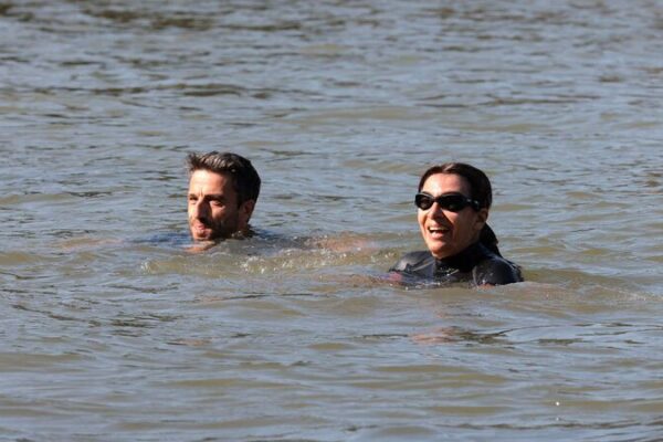 Paris Mayor Swims in the Seine to Prove It’s Ready for the Olympics 🏊♀️🌊 Paris_Mayor_Swims_in_the_Seine_to_Prove_It_s_Ready_for_the_Olympics______