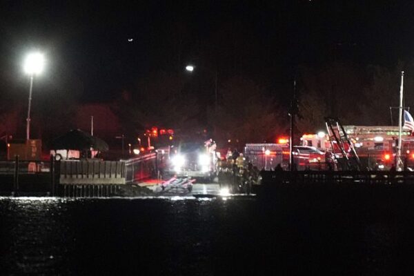 Passenger Jet and Military Helicopter Collide Near Reagan Airport, Potomac Rescue Underway ✈️🚁 Passenger_Jet_and_Military_Helicopter_Collide_Near_Reagan_Airport__Potomac_Rescue_Underway____ video poster