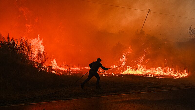 Portugal_s_Wildfires_Claim_7_Lives__Including_Brave_Firefighters - News for amigos, by amigos Portugal_s_Wildfires_Claim_7_Lives__Including_Brave_Firefighters