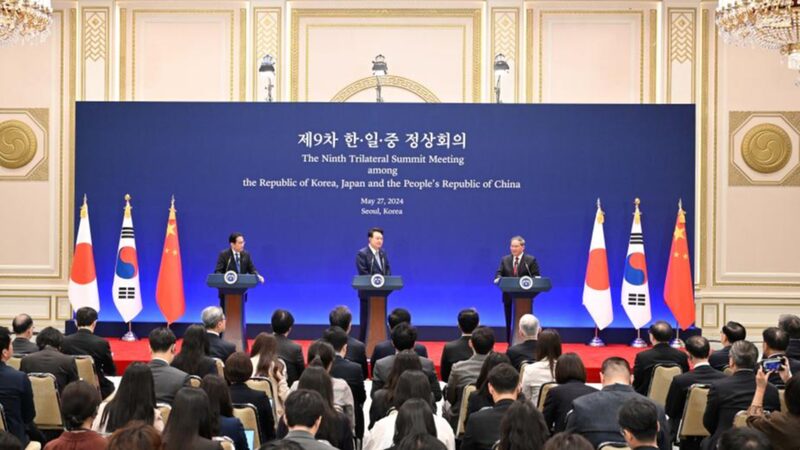 Premier_Li_Urges_New_Era_of_China_Japan_ROK_Cooperation_at_Seoul_Summit - News for amigos, by amigos __Premier_Li_Urges_New_Era_of_China_Japan_ROK_Cooperation_at_Seoul_Summit