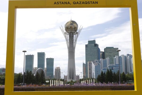 President Xi Jinping Receives Warm Welcome from Kazakh President Tokayev 🎉 President_Xi_Jinping_Receives_Warm_Welcome_from_Kazakh_President_Tokayev__