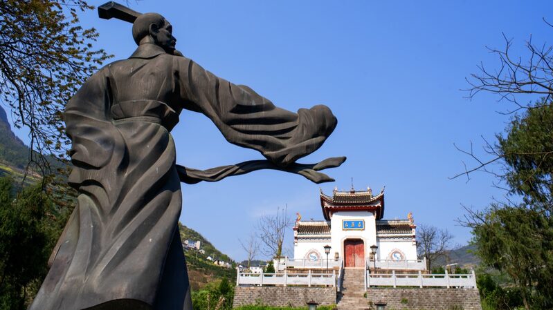 Qu_Yuan_s_Spirit__The_Dragon_Boat_Festival_s_Journey_Through_Time - News for amigos, by amigos Qu_Yuan_s_Spirit__The_Dragon_Boat_Festival_s_Journey_Through_Time
