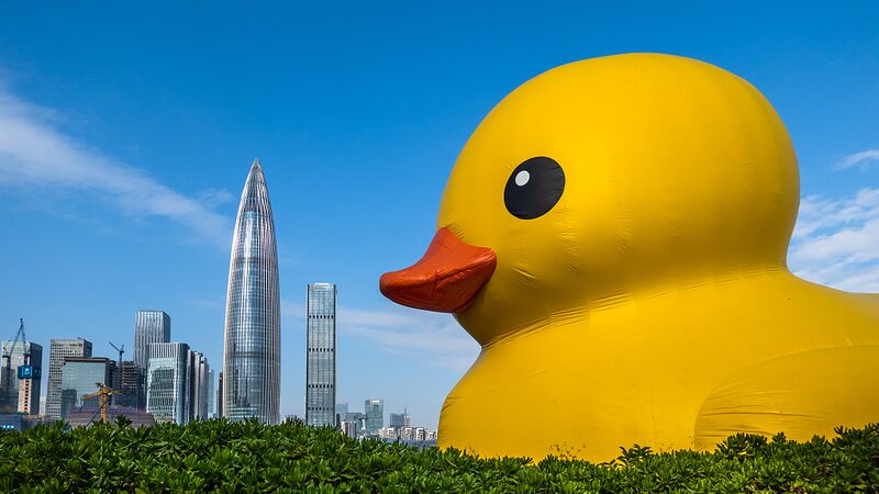 Quacking_Fun__Giant_Rubber_Duck_Splashes_into_Shenzhen_Bay____ - News for amigos, by amigos Quacking_Fun__Giant_Rubber_Duck_Splashes_into_Shenzhen_Bay____