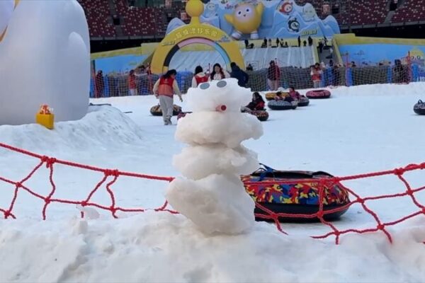 Rachel’s Snowman Challenge Lights Up Beijing’s Bird’s Nest! ❄️⛄️ Rachel_s_Snowman_Challenge_Lights_Up_Beijing_s_Bird_s_Nest______ video poster