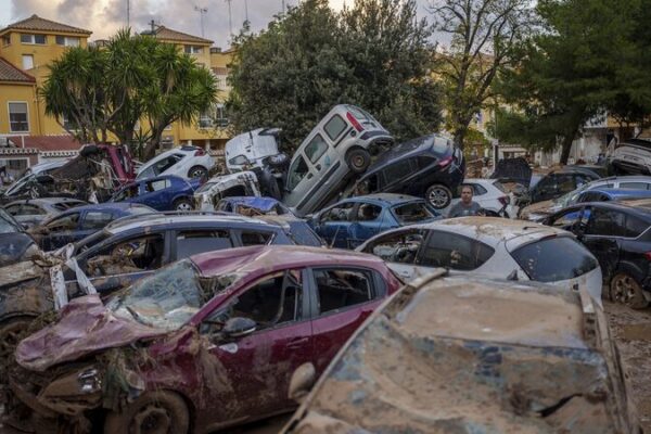 🇪🇸 Rescue Operations Underway: Deadliest Floods Hit Eastern Spain ___Rescue_Operations_Underway__Deadliest_Floods_Hit_Eastern_Spain video poster