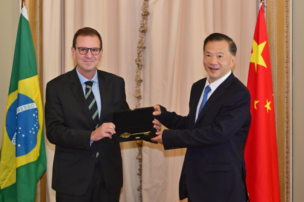 Rio’s Mayor Welcomes CMG President: A New Era of Brazil-China Cultural Exchange 🌟 Rio_s_Mayor_Welcomes_CMG_President__A_New_Era_of_Brazil_China_Cultural_Exchange__