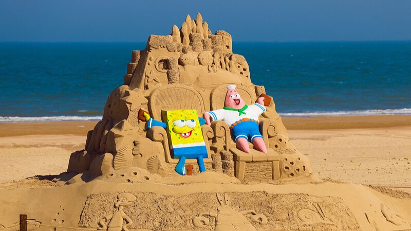 Rizhao_Beach_Transforms_into_Enchanting_Sand_Sculpture_Paradise___ - News for amigos, by amigos ___Rizhao_Beach_Transforms_into_Enchanting_Sand_Sculpture_Paradise___