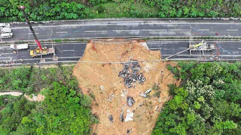 Road_Collapse_in_South_China_s_Guangdong_Leaves_36_Dead__Rescue_Operations_Ongoing_poster - News for amigos, by amigos __Road_Collapse_in_South_China_s_Guangdong_Leaves_36_Dead__Rescue_Operations_Ongoing video poster