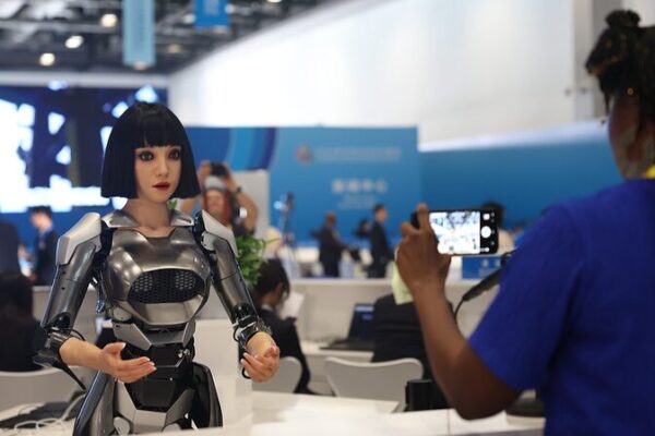 Robots and Virtual Safaris Dazzle at FOCAC 2024 Robots_and_Virtual_Safaris_Dazzle_at_FOCAC_2024