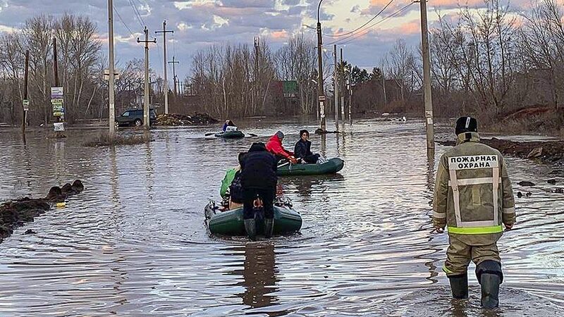 Russia_Evacuates_2_000_as_Floods_Hit_Orsk__ - News for amigos, by amigos __Russia_Evacuates_2_000_as_Floods_Hit_Orsk__