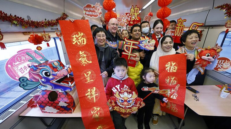 Saxophone_Solo_on_Wheels__Celebrating_Kitchen_God_Day_on_Train_D3107___