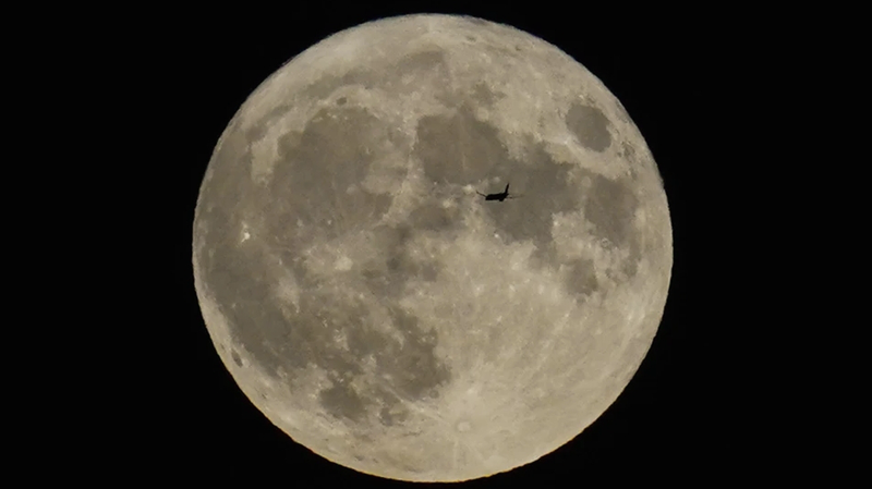 Scientists_Confirm_Massive_Moon_Cave_That_Could_House_Future_Astronauts___ - News for amigos, by amigos Scientists_Confirm_Massive_Moon_Cave_That_Could_House_Future_Astronauts___