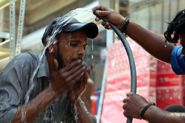 Scorching 52°C Heat Wave Hits Pakistan’s Sindh Province Scorching_52_C_Heat_Wave_Hits_Pakistan_s_Sindh_Province