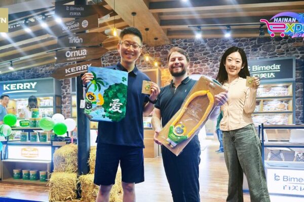 Séan’s Irish Adventure at China’s Consumer Expo 🇮🇪🎉 Se_an_s_Irish_Adventure_at_China_s_Consumer_Expo____ video poster