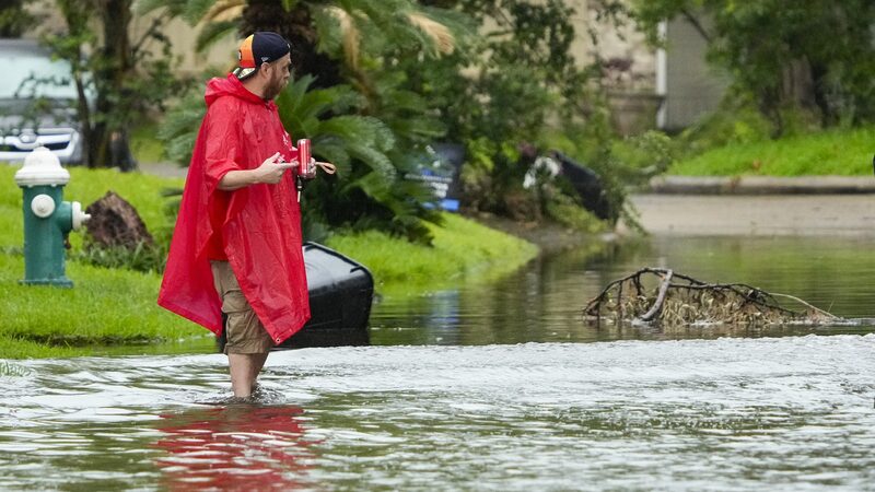 Severe_Storms_Slam_Texas_Leaving_Millions_Without_Power___ - News for amigos, by amigos Severe_Storms_Slam_Texas_Leaving_Millions_Without_Power___