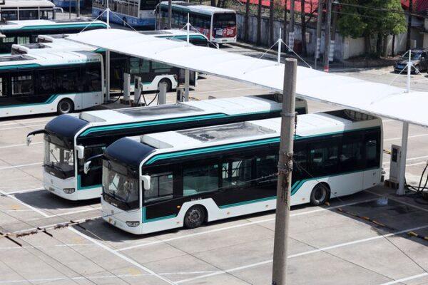 Shanghai_Gears_Up_for_All_New_Energy_Buses_and_Taxis_by_2027