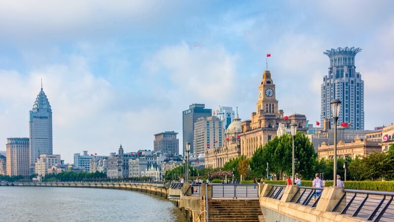 Shanghai_s_Huangpu_River__The_Ultimate_Backdrop_for_Tourists_and_Film_Crews__ - News for amigos, by amigos Shanghai_s_Huangpu_River__The_Ultimate_Backdrop_for_Tourists_and_Film_Crews__