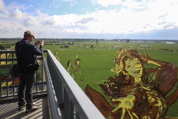Shenyang’s Farmers Turn Rice Fields into Stunning Artworks 🌾🎨 Shenyang_s_Farmers_Turn_Rice_Fields_into_Stunning_Artworks___
