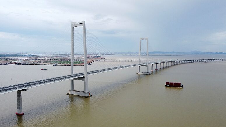 Shenzhen_Zhongshan_Cross_Sea_Highway_Opens_Today__Cutting_Travel_Time_to_30_Minutes_