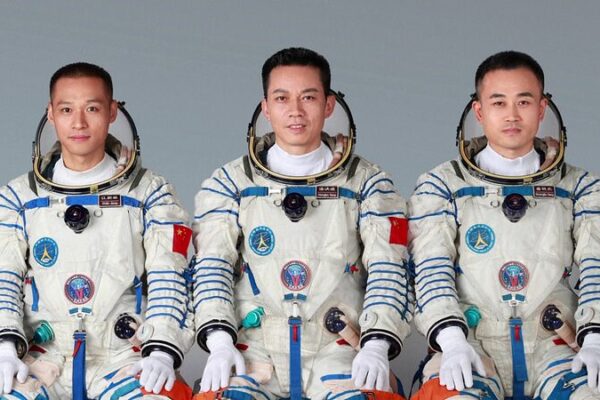 Shenzhou-17 Crew Returns to Earth After Handover with Shenzhou-18 Shenzhou_17_Crew_Returns_to_Earth_After_Handover_with_Shenzhou_18 video poster