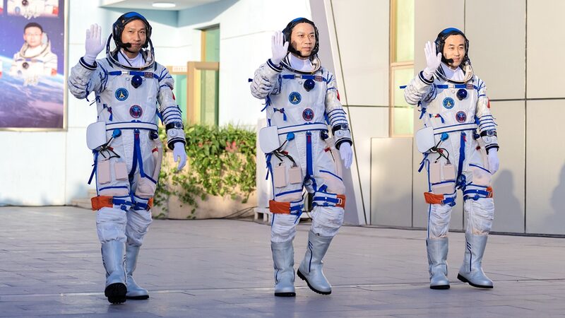 Shenzhou_17_Heroes_Honored__China_s_Astronauts_Receive_Top_Medals__ - News for amigos, by amigos Shenzhou_17_Heroes_Honored__China_s_Astronauts_Receive_Top_Medals__