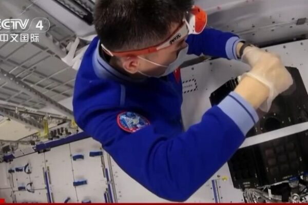 Shenzhou-18 Crew Keeps Momentum After Second Spacewalk 🚀 Shenzhou_18_Crew_Keeps_Momentum_After_Second_Spacewalk__