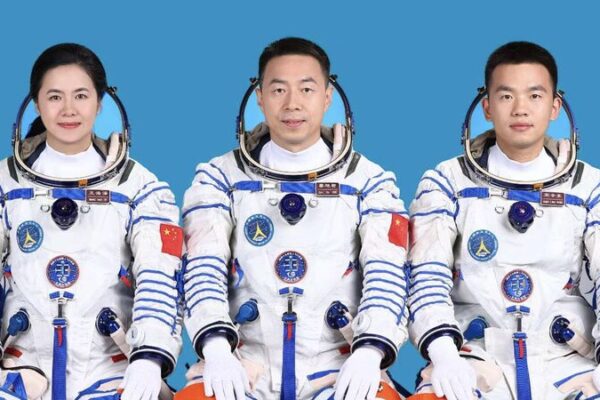 Shenzhou-19 Crew Meets the Press Ahead of Historic Mission 🚀 Shenzhou_19_Crew_Meets_the_Press_Ahead_of_Historic_Mission__ video poster