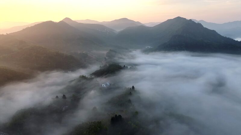 Sihe_Township__China_s_Hidden_Gem_Awakes_in_a_Sea_of_Clouds______poster - News for amigos, by amigos Sihe_Township__China_s_Hidden_Gem_Awakes_in_a_Sea_of_Clouds_____ video poster