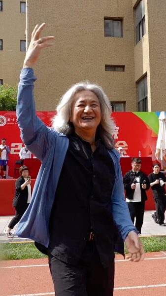 Silver_Haired_Dance_Professor_Inspires_with_Energetic_Moves_at_65 video poster