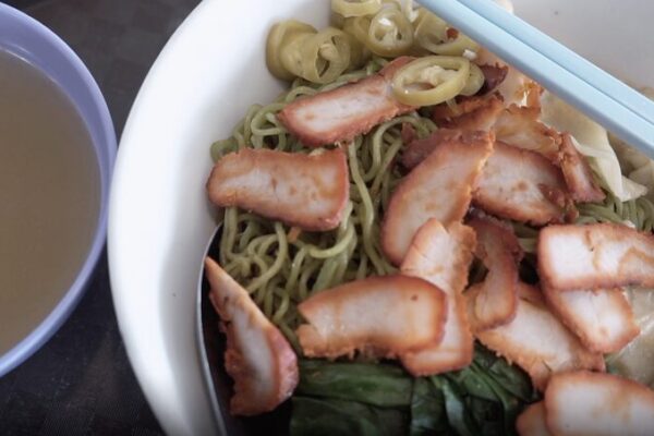 Singapore’s Street Food Gets UNESCO Nod: A Tasty Heritage 🇸🇬🍜 Singapore_s_Street_Food_Gets_UNESCO_Nod__A_Tasty_Heritage____ video poster