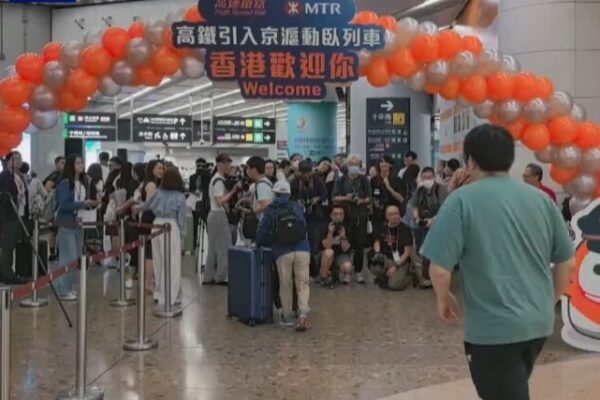 Sleep & Arrive: Overnight High-Speed Trains Now Link Beijing, Shanghai, and Hong Kong 🚄💤 Sleep___Arrive__Overnight_High_Speed_Trains_Now_Link_Beijing__Shanghai__and_Hong_Kong___