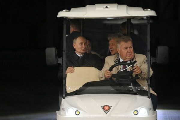 Slovak PM Fico Meets Putin: Gas Transit Talks Heat Up Slovak_PM_Fico_Meets_Putin__Gas_Transit_Talks_Heat_Up