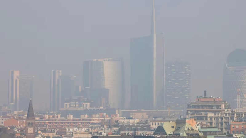 Smog_City_Blues__Milan_Residents_Battle_Rising_Pollution_Levels___ - News for amigos, by amigos Smog_City_Blues__Milan_Residents_Battle_Rising_Pollution_Levels___