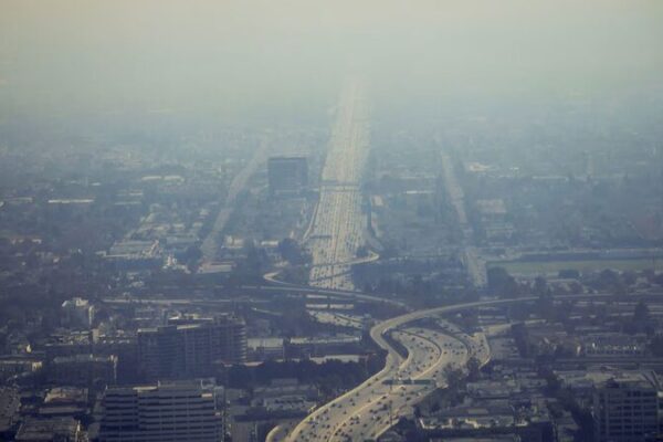 🔥 Smoke Over LA: Wildfires Turn City Air Hazardous 🚫🌬️ __Smoke_Over_LA__Wildfires_Turn_City_Air_Hazardous____