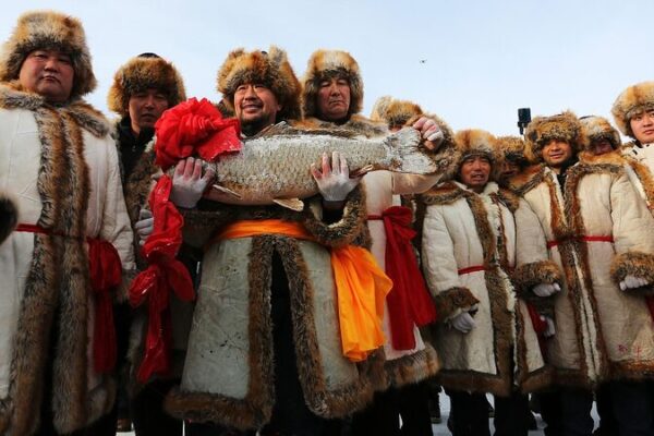 Snow-Capped Ulungur Lake Hosts Spectacular Winter Fishing Festival in Xinjiang Snow_Capped_Ulungur_Lake_Hosts_Spectacular_Winter_Fishing_Festival_in_Xinjiang video poster