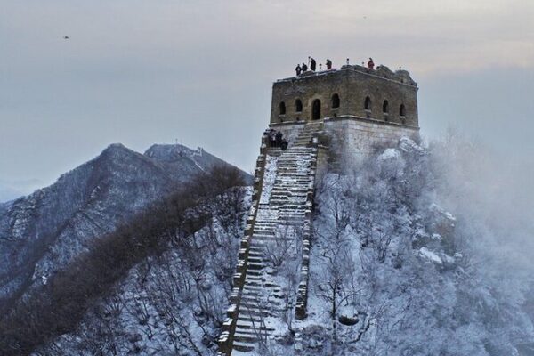 Snow Transforms Jiankou Great Wall into Winter Wonderland ❄️ Snow_Transforms_Jiankou_Great_Wall_into_Winter_Wonderland___