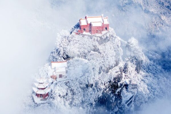 Snow Turns Tianzhu Mountain into a Winter Wonderland ❄️🏔️ Snow_Turns_Tianzhu_Mountain_into_a_Winter_Wonderland_____