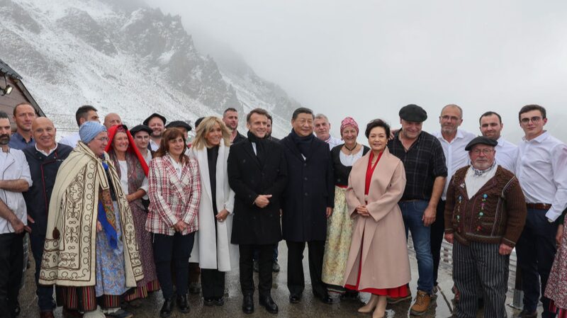 Snowy_Summit__Xi_Jinping_and_Macron_Share_Mountain_Moments_in_Southern_France - News for amigos, by amigos Snowy_Summit__Xi_Jinping_and_Macron_Share_Mountain_Moments_in_Southern_France