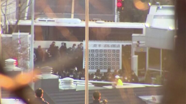 South_Korea_s_President_Yoon_Faces_Arrest_in_Intense_5_Hour_Standoff__ video poster