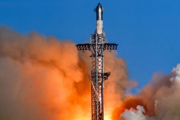SpaceX Boosts Connectivity: 24 New Starlink Satellites Launched 🚀 SpaceX_Boosts_Connectivity__24_New_Starlink_Satellites_Launched__