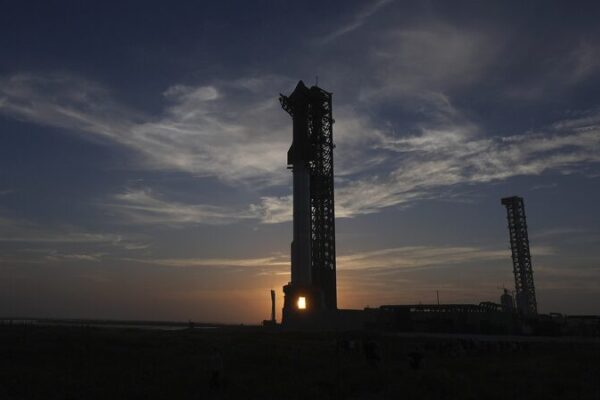 SpaceX Preps for Spectacular Starship Launch—Trump Expected to Attend! 🚀 SpaceX_Preps_for_Spectacular_Starship_Launch_Trump_Expected_to_Attend___