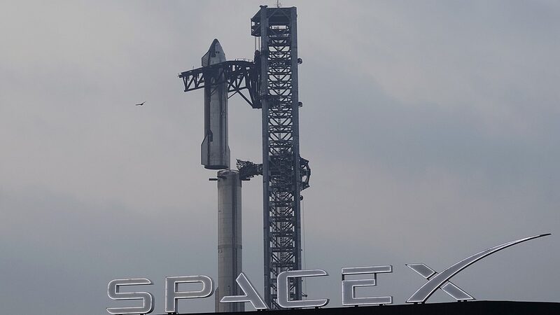 SpaceX_Preps_for_Starship_s_Epic_Fifth_Flight_Test_This_Weekend_ - News for amigos, by amigos __SpaceX_Preps_for_Starship_s_Epic_Fifth_Flight_Test_This_Weekend_