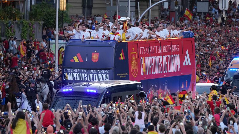 Spain_s_Euro_2024_Champs_Celebrate_with_Royalty__ - News for amigos, by amigos Spain_s_Euro_2024_Champs_Celebrate_with_Royalty__