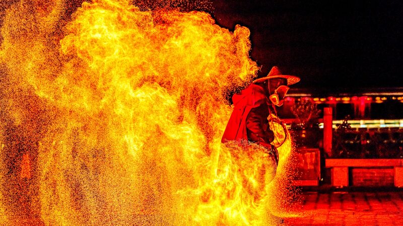Sparkling_Traditions__The_Dazzling_World_of_Fire_Pot_Performances - News for amigos, by amigos __Sparkling_Traditions__The_Dazzling_World_of_Fire_Pot_Performances