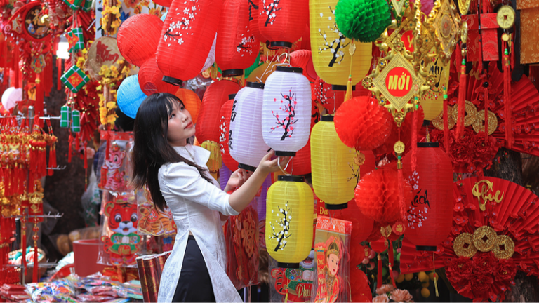 Spring_Festival_Joy__How_China_and_Vietnam_Celebrate_Shared_Traditions__