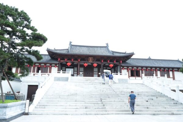 Step into Ancient Royalty: Deshou Palace Brings Southern Song Dynasty to Life in Hangzhou Step_into_Ancient_Royalty__Deshou_Palace_Brings_Southern_Song_Dynasty_to_Life_in_Hangzhou