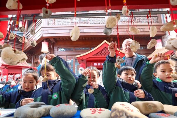 Stones, Silk, and Spring: Chuantian Festival Lights Up Xiangyang 🌟 Stones__Silk__and_Spring__Chuantian_Festival_Lights_Up_Xiangyang__
