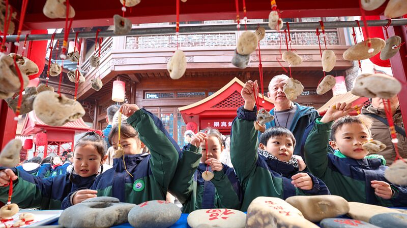 Stones__Silk__and_Spring__Chuantian_Festival_Lights_Up_Xiangyang__