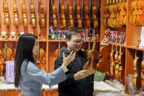 Striking a Chord: Huangqiao’s Violin Makers Embrace the Digital Age Striking_a_Chord__Huangqiao_s_Violin_Makers_Embrace_the_Digital_Age