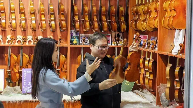 Striking_a_Chord__Huangqiao_s_Violin_Makers_Embrace_the_Digital_Age - News for amigos, by amigos Striking_a_Chord__Huangqiao_s_Violin_Makers_Embrace_the_Digital_Age